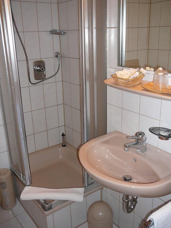 Hotel Garni Schmid Neu-Ulm Habitación foto